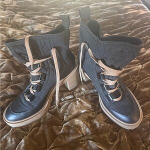 Dolce Vita Black Lace-Up Block Heel Ankle Boots with Beige Laces